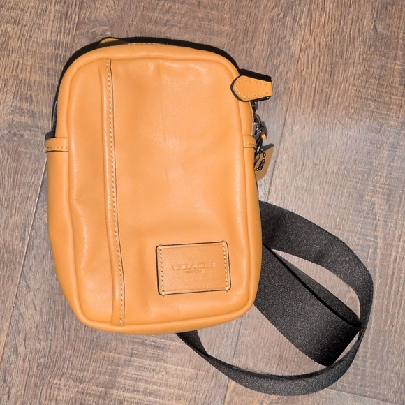 Coach Caramel Leather Men's Belt Bag - Picture 1 of 4